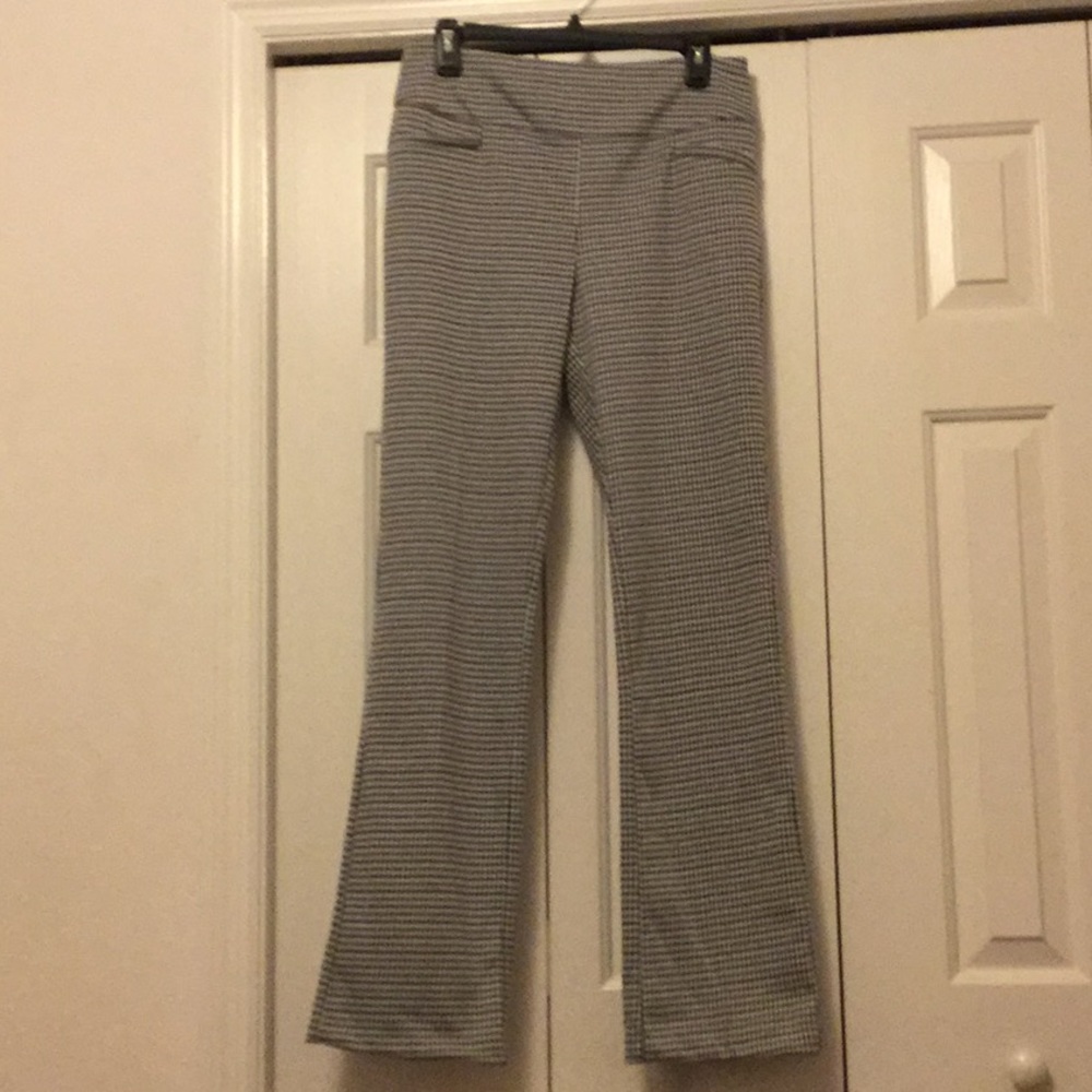 Wide legged houndstooth pants in medium